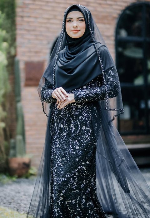 Dress Hitam Slim