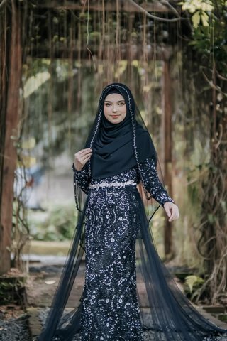 Dress Hitam Slim