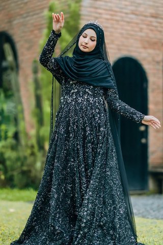 Dress Hitam A Line